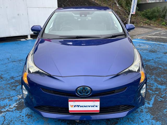 プリウス S 当店買取車 セーフティセンス メモリナビ フルセグ Bluetooth接続 バックカメラ ETC LEDオートライト&フォグ 黒革調シートカバー トノカバー 15インチホワイトAW ディーラー記録簿有(4枚目)