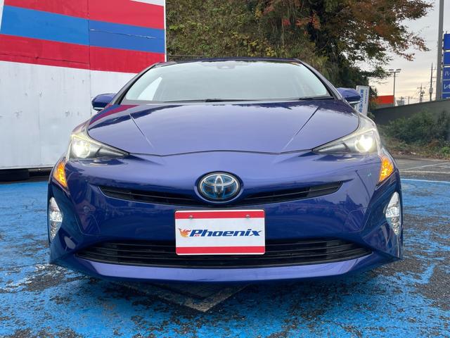 プリウス S 当店買取車 セーフティセンス メモリナビ フルセグ Bluetooth接続 バックカメラ ETC LEDオートライト&フォグ 黒革調シートカバー トノカバー 15インチホワイトAW ディーラー記録簿有(5枚目)