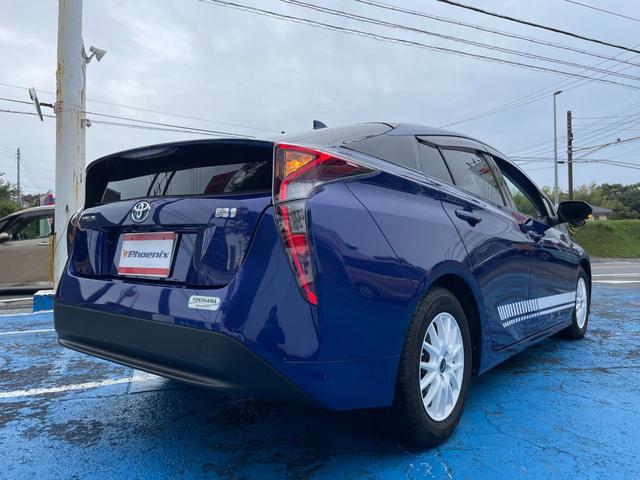 プリウス S 当店買取車 セーフティセンス メモリナビ フルセグ Bluetooth接続 バックカメラ ETC LEDオートライト&フォグ 黒革調シートカバー トノカバー 15インチホワイトAW ディーラー記録簿有(10枚目)