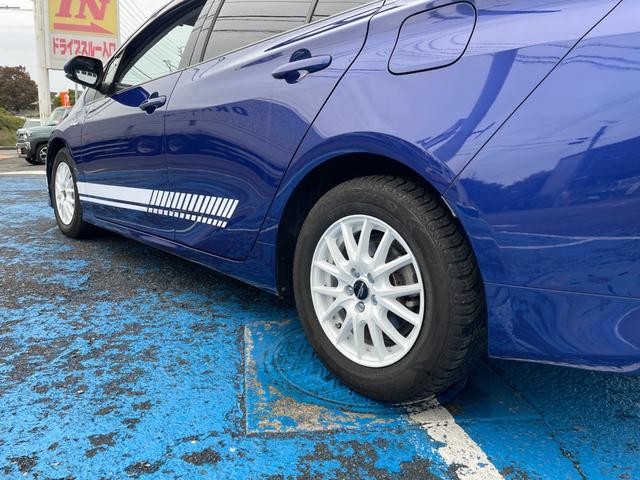 プリウス S 当店買取車 セーフティセンス メモリナビ フルセグ Bluetooth接続 バックカメラ ETC LEDオートライト&フォグ 黒革調シートカバー トノカバー 15インチホワイトAW ディーラー記録簿有(31枚目)