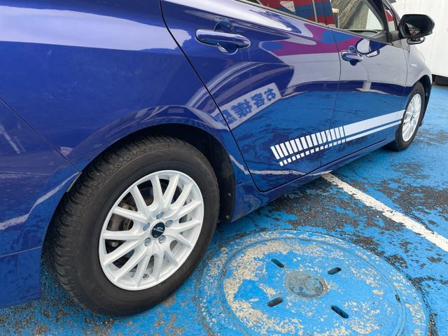 プリウス S 当店買取車 セーフティセンス メモリナビ フルセグ Bluetooth接続 バックカメラ ETC LEDオートライト&フォグ 黒革調シートカバー トノカバー 15インチホワイトAW ディーラー記録簿有(39枚目)