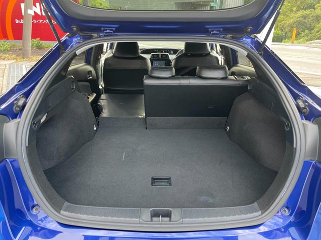 プリウス S 当店買取車 セーフティセンス メモリナビ フルセグ Bluetooth接続 バックカメラ ETC LEDオートライト&フォグ 黒革調シートカバー トノカバー 15インチホワイトAW ディーラー記録簿有(79枚目)