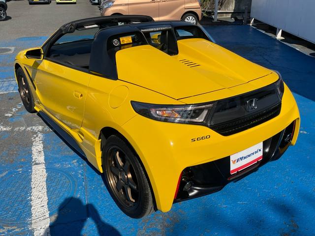 Ｓ６６０ α　６速ＭＴ　モデューロバンパー＆無限エアロ　左右２本出しマフラー　レイズＴＥ３７　アルカンターラステアリング　センターディスプレイ　Ｂｌｕｅｔｏｏｔｈ接続　バックカメラ　Ｗシートヒーター　ＥＴＣ　ＬＥＤ（21枚目）