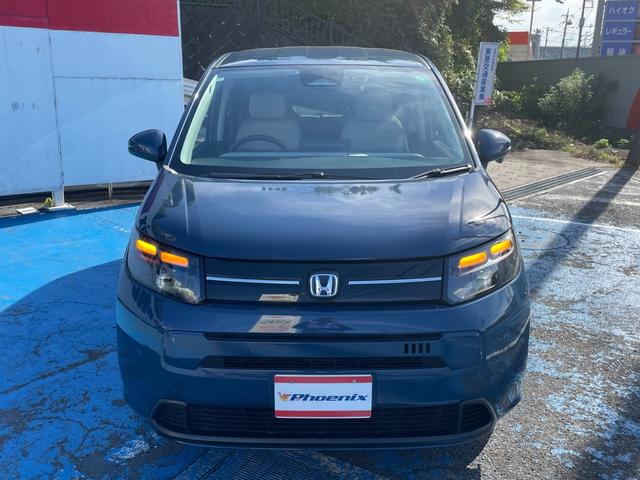 フリード ｅ：ＨＥＶエアー　ホンダセンシング　１１．４型ナビ　フルセグＴＶ　Ｂｌｕｅｔｏｏｔｈ接続　バックカメラ　前後ドラレコ　ＥＴＣ２．０　Ｐソナー　ＬＥＤオートライト　ステアスイッチ　両側電動スライドドア　ＣＭＢＳ　ＬＫＡＳ（4枚目）