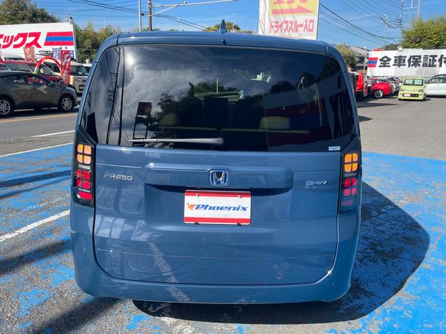 フリード ｅ：ＨＥＶエアー　ホンダセンシング　１１．４型ナビ　フルセグＴＶ　Ｂｌｕｅｔｏｏｔｈ接続　バックカメラ　前後ドラレコ　ＥＴＣ２．０　Ｐソナー　ＬＥＤオートライト　ステアスイッチ　両側電動スライドドア　ＣＭＢＳ　ＬＫＡＳ（10枚目）