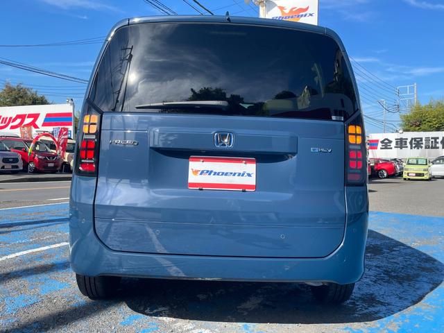 フリード ｅ：ＨＥＶエアー　ホンダセンシング　１１．４型ナビ　フルセグＴＶ　Ｂｌｕｅｔｏｏｔｈ接続　バックカメラ　前後ドラレコ　ＥＴＣ２．０　Ｐソナー　ＬＥＤオートライト　ステアスイッチ　両側電動スライドドア　ＣＭＢＳ　ＬＫＡＳ（11枚目）