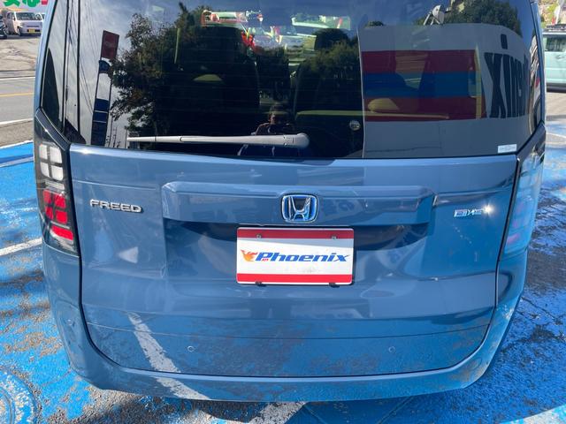 フリード ｅ：ＨＥＶエアー　ホンダセンシング　１１．４型ナビ　フルセグＴＶ　Ｂｌｕｅｔｏｏｔｈ接続　バックカメラ　前後ドラレコ　ＥＴＣ２．０　Ｐソナー　ＬＥＤオートライト　ステアスイッチ　両側電動スライドドア　ＣＭＢＳ　ＬＫＡＳ（29枚目）