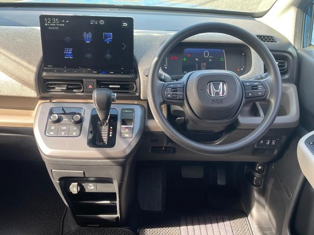 フリード ｅ：ＨＥＶエアー　ホンダセンシング　１１．４型ナビ　フルセグＴＶ　Ｂｌｕｅｔｏｏｔｈ接続　バックカメラ　前後ドラレコ　ＥＴＣ２．０　Ｐソナー　ＬＥＤオートライト　ステアスイッチ　両側電動スライドドア　ＣＭＢＳ　ＬＫＡＳ（39枚目）