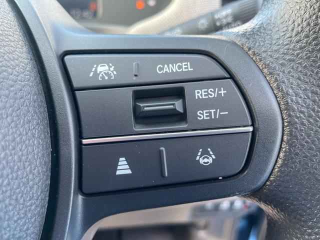 フリード ｅ：ＨＥＶエアー　ホンダセンシング　１１．４型ナビ　フルセグＴＶ　Ｂｌｕｅｔｏｏｔｈ接続　バックカメラ　前後ドラレコ　ＥＴＣ２．０　Ｐソナー　ＬＥＤオートライト　ステアスイッチ　両側電動スライドドア　ＣＭＢＳ　ＬＫＡＳ（60枚目）