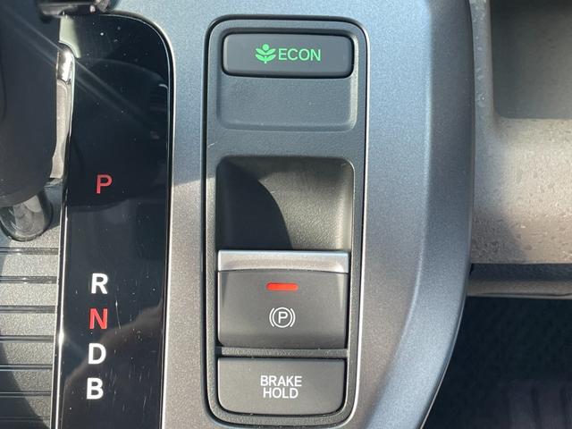 フリード ｅ：ＨＥＶエアー　ホンダセンシング　１１．４型ナビ　フルセグＴＶ　Ｂｌｕｅｔｏｏｔｈ接続　バックカメラ　前後ドラレコ　ＥＴＣ２．０　Ｐソナー　ＬＥＤオートライト　ステアスイッチ　両側電動スライドドア　ＣＭＢＳ　ＬＫＡＳ（66枚目）