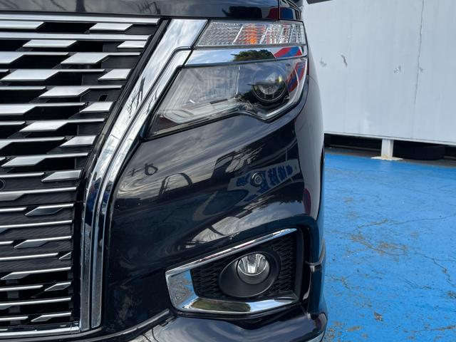 エルグランド 350ハイウェイスター ニスモマフラー・エアロ 10インチSDナビ Bluetooth接続 アラウンドビューカメラ Wサンルーフ 電動Rゲート フリップダウンモニタ 1タッチWパワスラ 前後ドラレコ ETC2.0 Pソナー(17枚目)