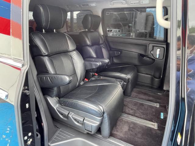 エルグランド 350ハイウェイスター ニスモマフラー・エアロ 10インチSDナビ Bluetooth接続 アラウンドビューカメラ Wサンルーフ 電動Rゲート フリップダウンモニタ 1タッチWパワスラ 前後ドラレコ ETC2.0 Pソナー(50枚目)