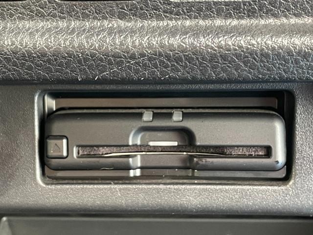 エルグランド 350ハイウェイスター ニスモマフラー・エアロ 10インチSDナビ Bluetooth接続 アラウンドビューカメラ Wサンルーフ 電動Rゲート フリップダウンモニタ 1タッチWパワスラ 前後ドラレコ ETC2.0 Pソナー(60枚目)