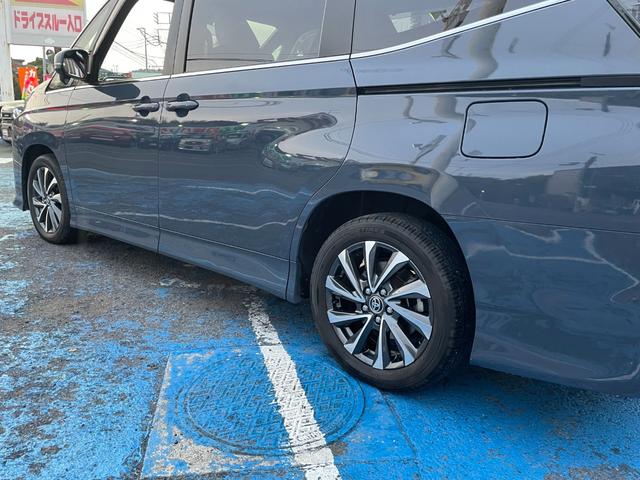 ヴォクシー Ｓ－Ｚ　セーフティセンス　１０．５型ナビ　バックカメラ　フルセグ　Ｂｌｕｅｔｏｏｔｈ接続　ＨＤＭＩ　カープレイ　１４型フリップダウンモニタ　前後ドラレコ　１タッチＷパワスラ　ＥＴＣ２．０　Ｐソナー　温シート（28枚目）