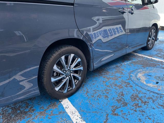 ヴォクシー Ｓ－Ｚ　セーフティセンス　１０．５型ナビ　バックカメラ　フルセグ　Ｂｌｕｅｔｏｏｔｈ接続　ＨＤＭＩ　カープレイ　１４型フリップダウンモニタ　前後ドラレコ　１タッチＷパワスラ　ＥＴＣ２．０　Ｐソナー　温シート（35枚目）