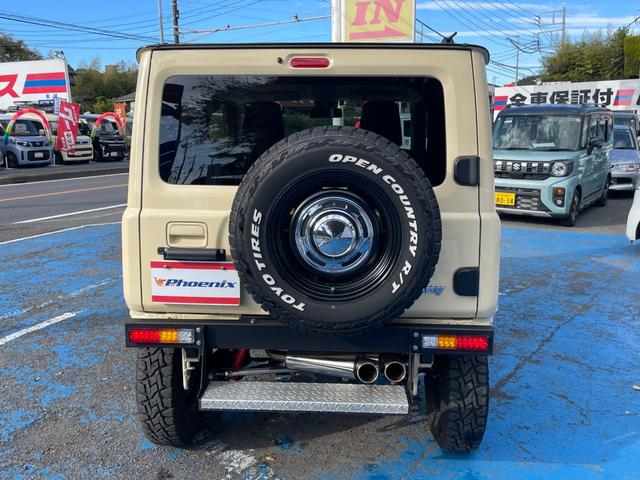 ジムニー ＸＣ　モンスターファーム２インチＵＰ足＆トレーティングアーム　オートルビーズ前後バンパー＆グリル＆リアステップ　ＤＥＥＮクロスカントリー＆オープンカントリーＲ／Ｔ５本付　５次元マフラー　純正８型ナビＢカメラ（11枚目）