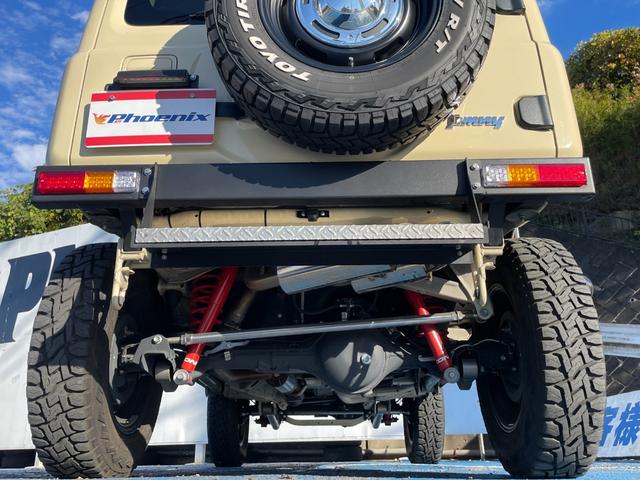 ジムニー ＸＣ　モンスターファーム２インチＵＰ足＆トレーティングアーム　オートルビーズ前後バンパー＆グリル＆リアステップ　ＤＥＥＮクロスカントリー＆オープンカントリーＲ／Ｔ５本付　５次元マフラー　純正８型ナビＢカメラ（33枚目）