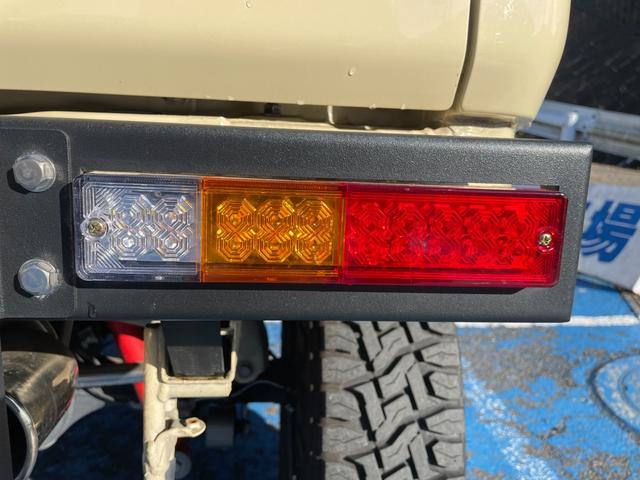 ジムニー ＸＣ　モンスターファーム２インチＵＰ足＆トレーティングアーム　オートルビーズ前後バンパー＆グリル＆リアステップ　ＤＥＥＮクロスカントリー＆オープンカントリーＲ／Ｔ５本付　５次元マフラー　純正８型ナビＢカメラ（34枚目）