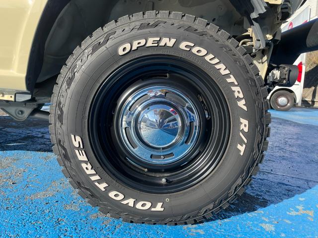 ジムニー ＸＣ　モンスターファーム２インチＵＰ足＆トレーティングアーム　オートルビーズ前後バンパー＆グリル＆リアステップ　ＤＥＥＮクロスカントリー＆オープンカントリーＲ／Ｔ５本付　５次元マフラー　純正８型ナビＢカメラ（39枚目）