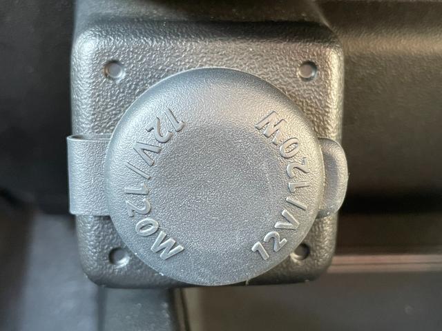 ジムニー ＸＣ　モンスターファーム２インチＵＰ足＆トレーティングアーム　オートルビーズ前後バンパー＆グリル＆リアステップ　ＤＥＥＮクロスカントリー＆オープンカントリーＲ／Ｔ５本付　５次元マフラー　純正８型ナビＢカメラ（73枚目）