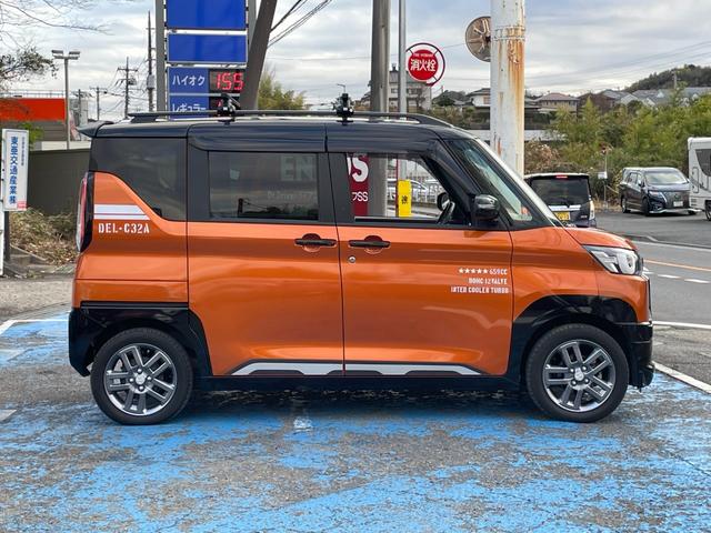 ４ＷＤ　９インチＳＤナビ　フルセグ　Ｂｌｕｅｔｏｏｔｈ接続　ＨＤＭＩ　アラウンドビューカメラ　ルーフキャリア　ＯＰデカール　デジタルミラー　ハンズフリーＷパワスラ　Ｐソナー　シート・ステアヒーター