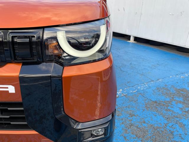 ４ＷＤ　９インチＳＤナビ　フルセグ　Ｂｌｕｅｔｏｏｔｈ接続　ＨＤＭＩ　アラウンドビューカメラ　ルーフキャリア　ＯＰデカール　デジタルミラー　ハンズフリーＷパワスラ　Ｐソナー　シート・ステアヒーター