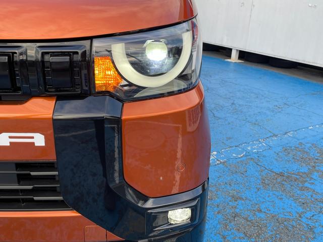 ４ＷＤ　９インチＳＤナビ　フルセグ　Ｂｌｕｅｔｏｏｔｈ接続　ＨＤＭＩ　アラウンドビューカメラ　ルーフキャリア　ＯＰデカール　デジタルミラー　ハンズフリーＷパワスラ　Ｐソナー　シート・ステアヒーター