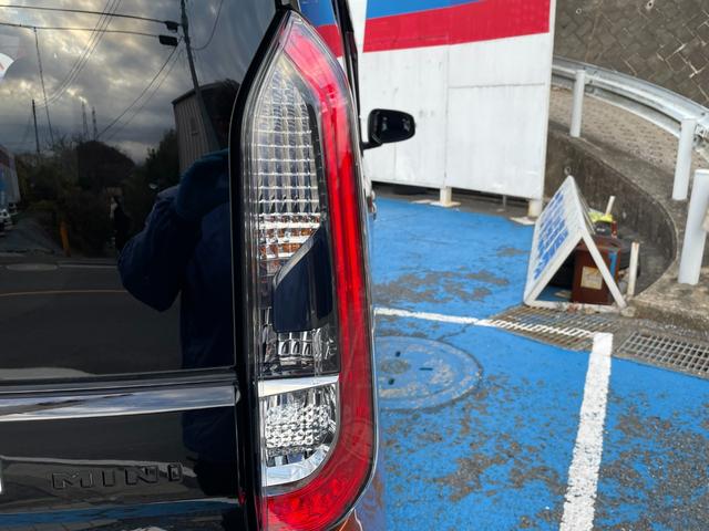 ４ＷＤ　９インチＳＤナビ　フルセグ　Ｂｌｕｅｔｏｏｔｈ接続　ＨＤＭＩ　アラウンドビューカメラ　ルーフキャリア　ＯＰデカール　デジタルミラー　ハンズフリーＷパワスラ　Ｐソナー　シート・ステアヒーター