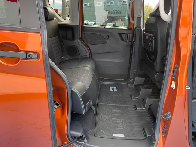 ４ＷＤ　９インチＳＤナビ　フルセグ　Ｂｌｕｅｔｏｏｔｈ接続　ＨＤＭＩ　アラウンドビューカメラ　ルーフキャリア　ＯＰデカール　デジタルミラー　ハンズフリーＷパワスラ　Ｐソナー　シート・ステアヒーター