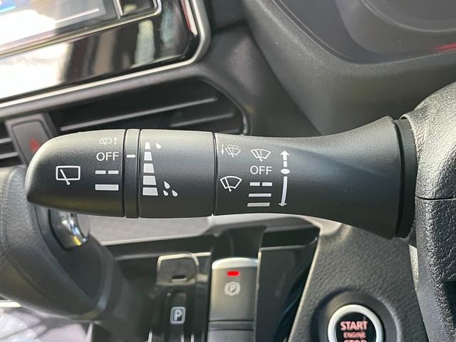 ４ＷＤ　９インチＳＤナビ　フルセグ　Ｂｌｕｅｔｏｏｔｈ接続　ＨＤＭＩ　アラウンドビューカメラ　ルーフキャリア　ＯＰデカール　デジタルミラー　ハンズフリーＷパワスラ　Ｐソナー　シート・ステアヒーター