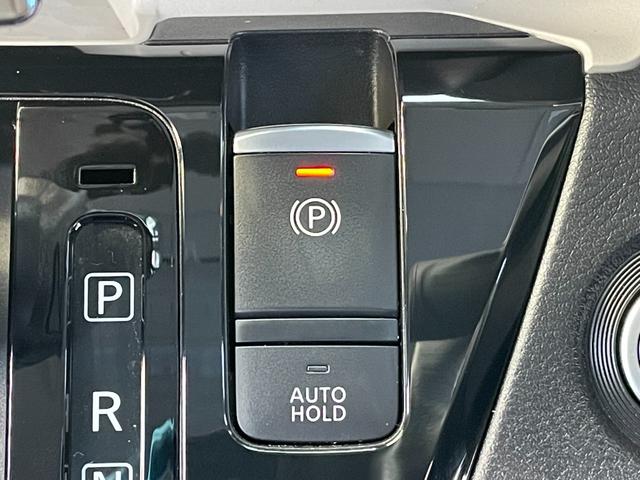 ４ＷＤ　９インチＳＤナビ　フルセグ　Ｂｌｕｅｔｏｏｔｈ接続　ＨＤＭＩ　アラウンドビューカメラ　ルーフキャリア　ＯＰデカール　デジタルミラー　ハンズフリーＷパワスラ　Ｐソナー　シート・ステアヒーター