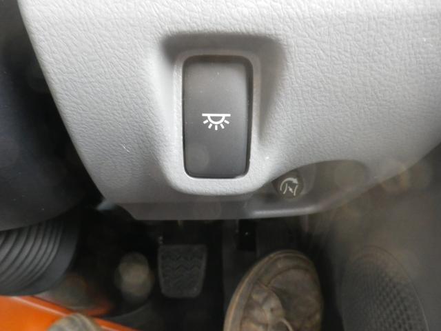 デュトロ 　２トン平ボディ　パワーゲート　ジャストロー　新明和８００キロ型垂直ゲート　荷台床鉄板張りプリクラッシュセーフティ　レーンキープ　スマートキー　左側電格ミラー　社外ナビ　フルセグＴＶ　ＥＴＣ２．０（18枚目）