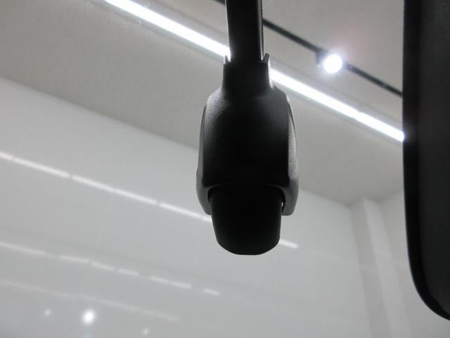 ヴェゼル e:HEVZ 4WD 純正ギャザズ9インチコネクトナビ 純正前後ドラレコ ブラインドスポットインフォメーション 電動テールゲート ワイヤレス充電器 フロント左右シートヒーター ETC2.0 USB 禁煙車(4枚目)