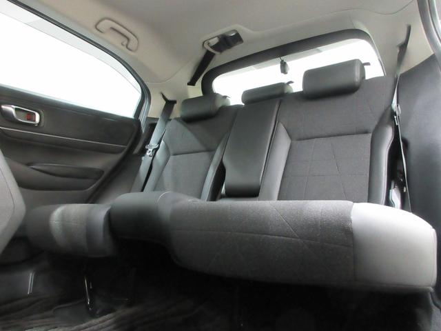 ヴェゼル ｅ：ＨＥＶＺ　純正９インチコネクトナビ　タイヤ新品交換　前後ドライブレコーダー　電動テールゲート　フロント左右シートヒーター　ブラインドスポットインフォメーション　ＬＥＤヘッドライト　ＵＳＢ　ＥＴＣ２．０　禁煙車（11枚目）