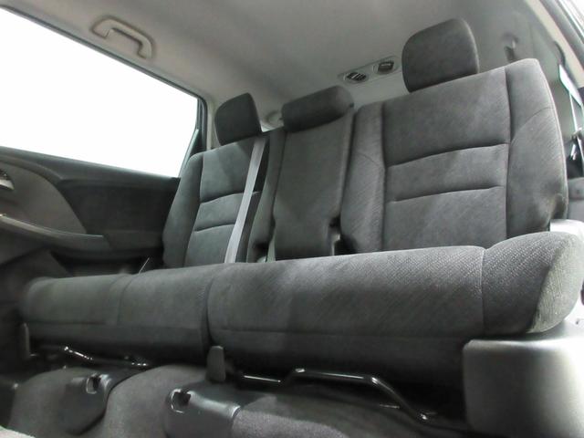 オデッセイ ＭＸ・エアロパッケージ　純正ＨＤＤナビ　ディスチャージヘッドライト　リヤカメラ　フロントコーナーセンサー　純正アルミホイール　スマートキー　ミュージックラック　ＶＳＡ　ＵＳＢ　ＥＴＣ　禁煙車　７人乗り（11枚目）