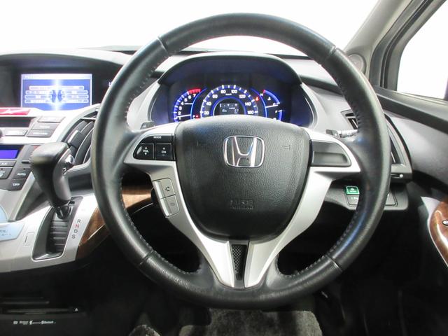 オデッセイ ＭＸ・エアロパッケージ　純正ＨＤＤナビ　ディスチャージヘッドライト　リヤカメラ　フロントコーナーセンサー　純正アルミホイール　スマートキー　ミュージックラック　ＶＳＡ　ＵＳＢ　ＥＴＣ　禁煙車　７人乗り（15枚目）