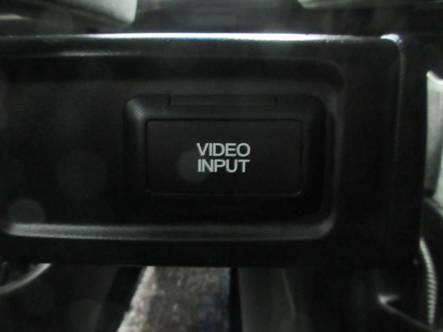 オデッセイ ＭＸ・エアロパッケージ　純正ＨＤＤナビ　ディスチャージヘッドライト　リヤカメラ　フロントコーナーセンサー　純正アルミホイール　スマートキー　ミュージックラック　ＶＳＡ　ＵＳＢ　ＥＴＣ　禁煙車　７人乗り（18枚目）