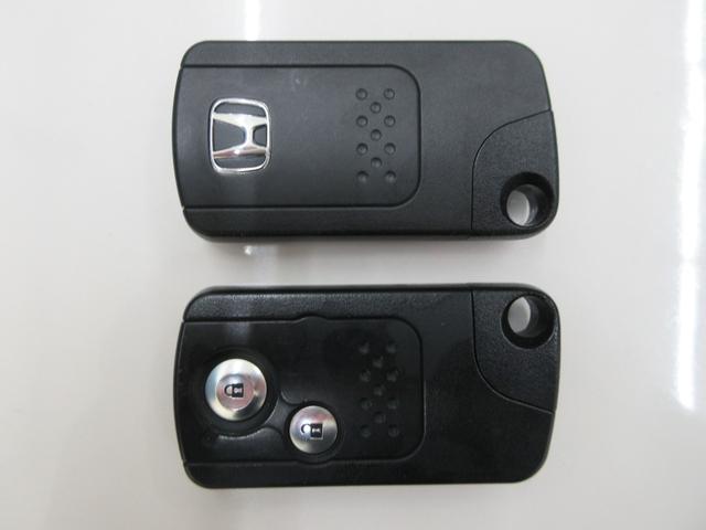 オデッセイ ＭＸ・エアロパッケージ　純正ＨＤＤナビ　ディスチャージヘッドライト　リヤカメラ　フロントコーナーセンサー　純正アルミホイール　スマートキー　ミュージックラック　ＶＳＡ　ＵＳＢ　ＥＴＣ　禁煙車　７人乗り（19枚目）