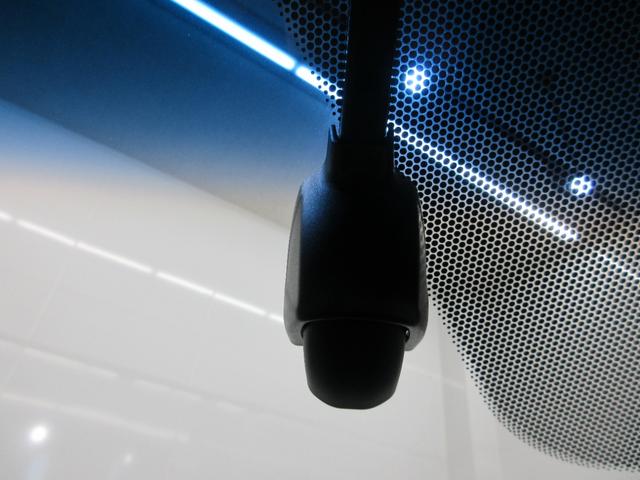 ステップワゴンスパーダ スパーダハイブリッドＧ・ＥＸホンダセンシングブラスタ　純正１０インチメモリーナビ　純正１１．６インチリヤルーフモニター　純正前後ドライブレコーダー　フロント左右シートヒーター　サイドエアバッグ　ＬＥＤヘッドライト　ＥＴＣ２．０　ＵＳＢ　禁煙車　７人乗り（5枚目）