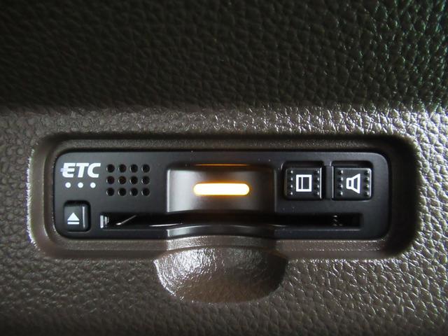 ����W�������ɂȂ����d�s�b�ԍڊ����������Ă���܂��B��������ʉ߂���Ƃ����y�X�ł��B