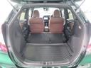 リヤシートを畳むと荷室がさらに広くなります。