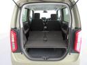 リヤシートを畳むと荷室がさらに広くなります。