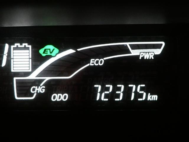 アクア Ｓ　ドラレコ　アルミホイール　キーレス　ＣＤ　盗難防止装置　ハイブリッド　メモリーナビ　フルセグ（11枚目）