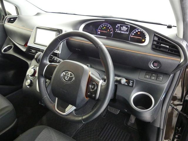 シエンタ ファンベースＧ　両側電動スライド　ウオークスルー　キーレス　ＣＤ　盗難防止装置　アイドリングストップ　メモリーナビ　フルセグ（4枚目）