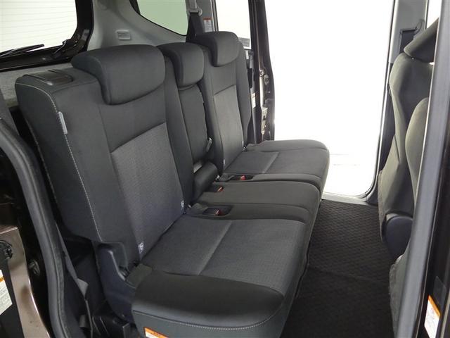 シエンタ ファンベースＧ　両側電動スライド　ウオークスルー　キーレス　ＣＤ　盗難防止装置　アイドリングストップ　メモリーナビ　フルセグ（12枚目）