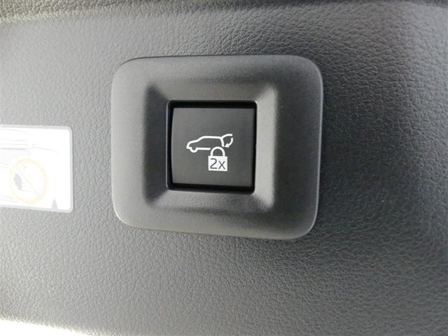 ヴェルファイアハイブリッド Ｚ　プレミア　１００Ｖ電源　ミュージックプレイヤー接続可　電動シート　４ＷＤ　サンルーフ　革シート　乗車定員７人　アルミホイール　両側電動スライド　ワンオーナー　ＬＥＤヘッドランプ　記録簿　キーレス　Ｗエアコン（26枚目）