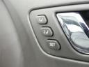 運転席のシートポジションを記憶・再現できるメモリー機能を搭載しています。
