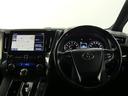 乗る人の気持ちをときめかせる上質な室内空間になっています。