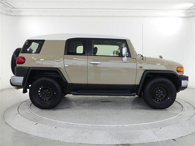 ＦＪクルーザー ベースグレード　４ＷＤ　ワンオーナー　記録簿　キーレス　ＣＤ　盗難防止装置　メモリーナビ　フルセグ　寒冷地（3枚目）