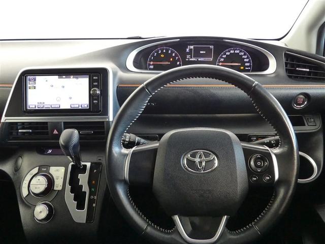 シエンタ Ｇ　乗車定員７人　両側電動スライド　ウオークスルー　ワンオーナー　キーレス　ＣＤ　盗難防止装置　アイドリングストップ　メモリーナビ　フルセグ（3枚目）